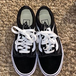 Black vans (old school)